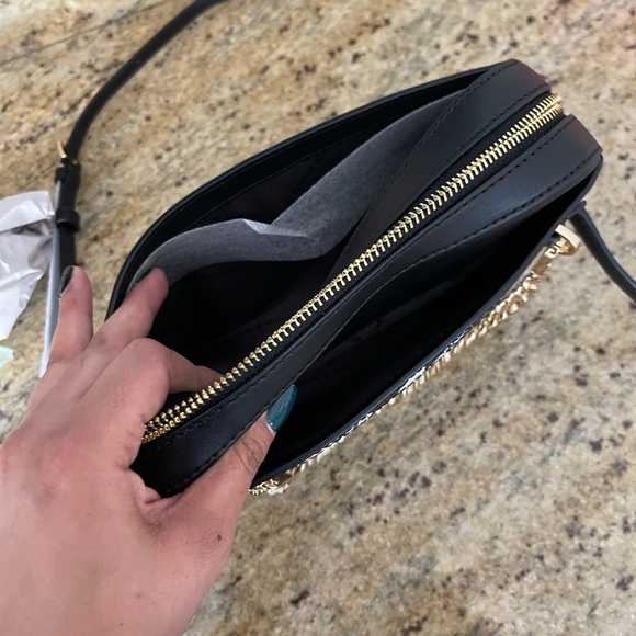 New ❤️🔥 MK limited addition jet set LG crossbody multi color - Picture 7 of 12